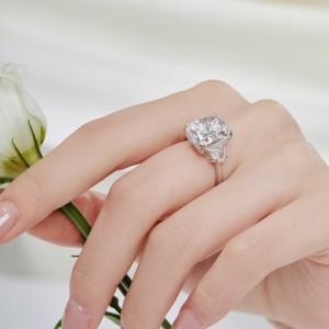 Crushed Ice Lab Sapphire Zirconia Solitaire Ring 70200098