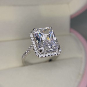 8A Curshed Ice Radiant Cut Zirconia Solitaire Ring 70200107 8A Curshed Ice Radiant Cut Zirconia Solitaire Ring 70200107