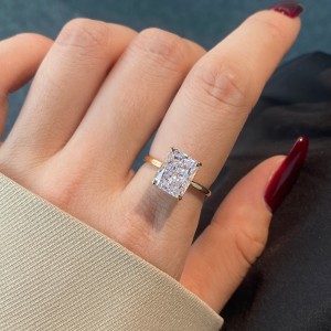 Stylish 8A Radiant Cut Zirconia Solitaire Ring 70200109