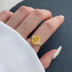 8A Pear Raden Cubic Zirconia Ring 70200110 8A Pear Raden Cubic Zirconia Ring 70200110