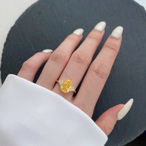 8A Pear Raden Cubic Zirconia Ring 70200110 8A Pear Raden Cubic Zirconia Ring 70200110