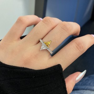 8A Cubic Zirconia Unique Triangle Party Ring 70200114 8A Cubic Zirconia Unique Triangle Party Ring 70200114