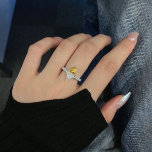 8A Cubic Zirconia Unique Triangle Party Ring 70200114 8A Cubic Zirconia Unique Triangle Party Ring 70200114