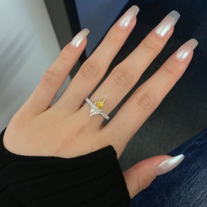 8A Cubic Zirconia Unique Triangle Party Ring 70200114 8A Cubic Zirconia Unique Triangle Party Ring 70200114