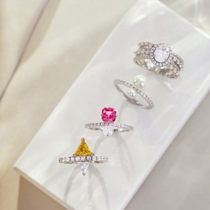 8A Cubic Zirconia Unique Triangle Party Ring 70200114 8A Cubic Zirconia Unique Triangle Party Ring 70200114