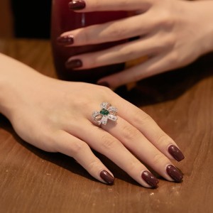 Luxury Emerald Cubic Zirconia Bow Ring 70200148 Luxury Emerald Cubic Zirconia Bow Ring 70200148