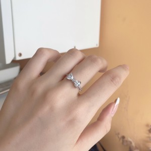 925 Sterling Silver Shiny Zirconia Bow Ring 70200197 925 Sterling Silver Shiny Zirconia Bow Ring 70200197