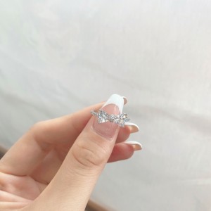 925 Sterling Silver Shiny Zirconia Bow Ring 70200197 925 Sterling Silver Shiny Zirconia Bow Ring 70200197