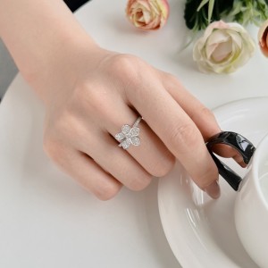 925 Sterling Silver Shiny Zirconia Flower Solitaire Ring 70200201