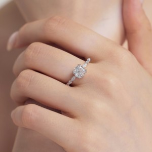 925 Sterling Silver Square Zirconia Solitaire Ring 70200217 925 Sterling Silver Square Zirconia Solitaire Ring 70200217