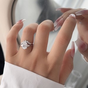 Oval High Carbon Diamond Stack Ring 70200258 Oval High Carbon Diamond Stack Ring 70200258