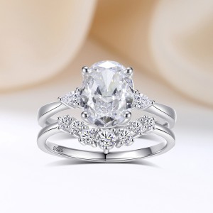 Oval High Carbon Diamond Stack Ring 70200258 Oval High Carbon Diamond Stack Ring 70200258