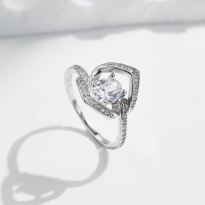 925 Sterling Silver Sparkling CZ Geometric Line Ring 70200299