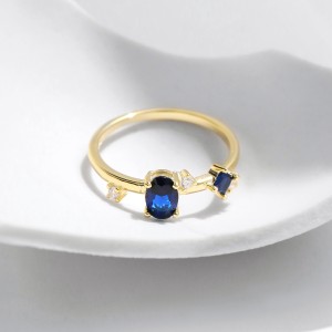925 Sterling Silver Asymmetrical Oval Simulated Sapphire Ring 70200304