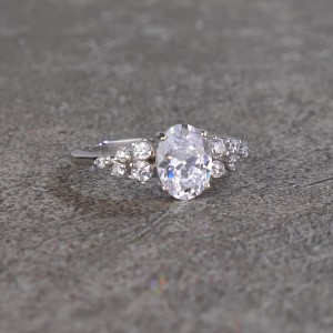 925 Sterling Silver Vintage-Inspired Oval Cut CZ Ring 70200325