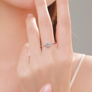 925 Sterling Silver Minimalist Twisted Six-Prong CZ Solitaire Ring 70200327