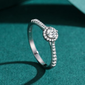 925 Sterling Silver Round Halo CZ Ring 70200330 925 Sterling Silver Round Halo CZ Ring 70200330