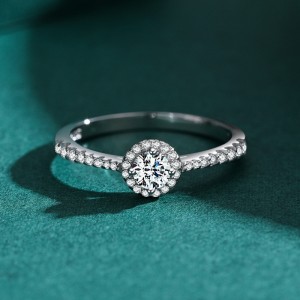 925 Sterling Silver Round Halo CZ Ring 70200330 925 Sterling Silver Round Halo CZ Ring 70200330