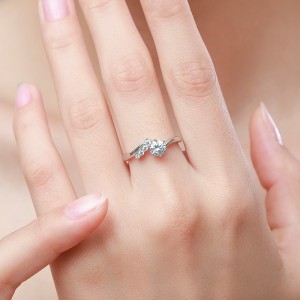 925 Sterling Silver Round-Cut Solitaire CZ Ring 70200341