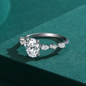 925 Sterling Silver Classic Oval CZ Ring 70200348