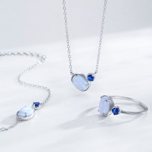 925 Sterling Silver Vintage Iridescent Blue Opal Ring 70200359