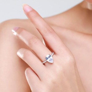 925 Sterling Silver 3 CT Pear Cut Zircon Ring 70200364 925 Sterling Silver 3 CT Pear Cut Zircon Ring 70200364