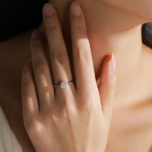 925 Sterling Silver Halo Zircon Engagement Ring 70200367 925 Sterling Silver Halo Zircon Engagement Ring 70200367