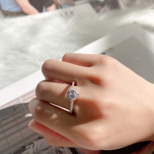Silver Cubic Zirconia Heart Ring 70300008