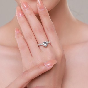 Classical Zirconia Heart Wedding Party Ring 70300048