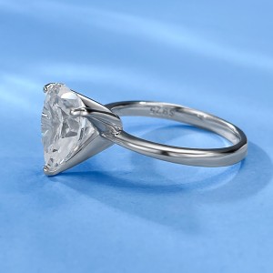 8A High Carbon Zirconia Heart Ring 70300080