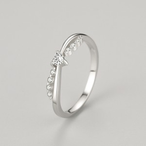 925 Sterling Silver Crossover Heart CZ Band Ring 70300094 925 Sterling Silver Crossover Heart CZ Band Ring 70300094