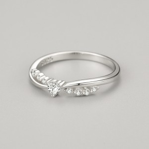 925 Sterling Silver Crossover Heart CZ Band Ring 70300094 925 Sterling Silver Crossover Heart CZ Band Ring 70300094