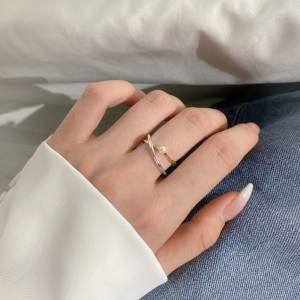 Stylish Twisted Lines Pearl Toe Ring 70400187 Stylish Twisted Lines Pearl Toe Ring 70400187