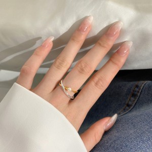 Stylish Twisted Lines Pearl Toe Ring 70400187 Stylish Twisted Lines Pearl Toe Ring 70400187