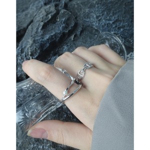 Stylish Twisted Lines Pearl Toe Ring 70400187 Stylish Twisted Lines Pearl Toe Ring 70400187