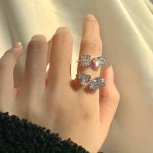 8A Ice Flower Cut Zirconia Toe Ring 70400191 8A Ice Flower Cut Zirconia Toe Ring 70400191