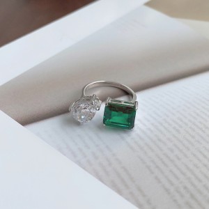 Elegant Emerald Zirconia Toe Ring 70400198 Elegant Emerald Zirconia Toe Ring 70400198