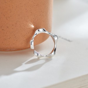 925 Sterling Silver Adjustable Sculptural Wavy Open Ring 70400266