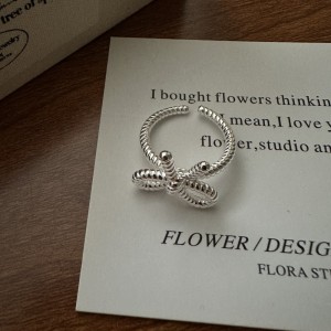 925 Sterling Silver Adjustable Twisted Rope Bow Ring 70400272 925 Sterling Silver Adjustable Twisted Rope Bow Ring 70400272