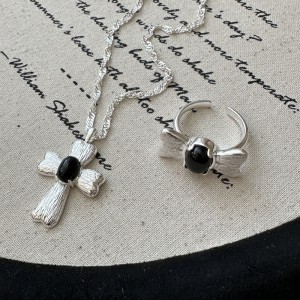 925 Sterling Silver Frosted Bow Black Agate Adjustable Ring 70400280