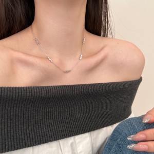 925 Sterling Silver Three Zirconia Chain Necklace 80100016