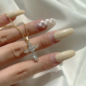 925 Sterling Silver Vintage Zirconia Cross Necklace 80200220