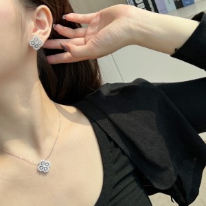 Sparkle Zirconia Flower Pendant Party Necklace 80200241 Sparkle Zirconia Flower Pendant Party Necklace 80200241