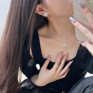 Sparkle Zirconia Flower Pendant Party Necklace 80200241 Sparkle Zirconia Flower Pendant Party Necklace 80200241