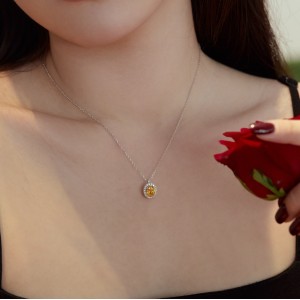 Sparkle Oval Cluster Zirconia Pendant Party Necklace 80200263