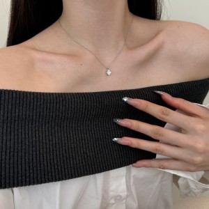 S925 5A Zirconia Oval Pendant Necklace 80200307