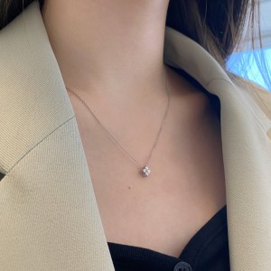 S925 Sparkle Zirconia Clover Flower Necklace 80200311