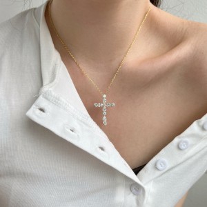 925 Sterling Silver Zirconia Cross Necklace 80200316