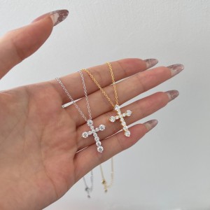 925 Sterling Silver Zirconia Cross Pendant Necklace 80200322