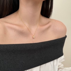 925 Sterling Silver 8A Rectangle Zirconia Necklace 80200332